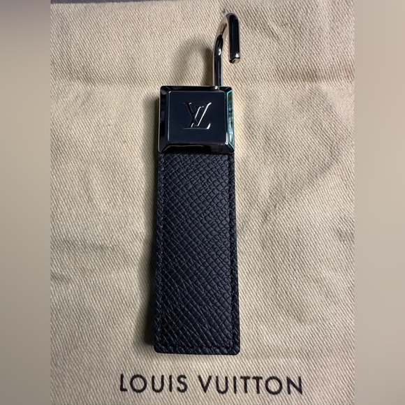 Louis Vuitton Key Chain New Never Used with dust bag and box - Picture 5 of 6